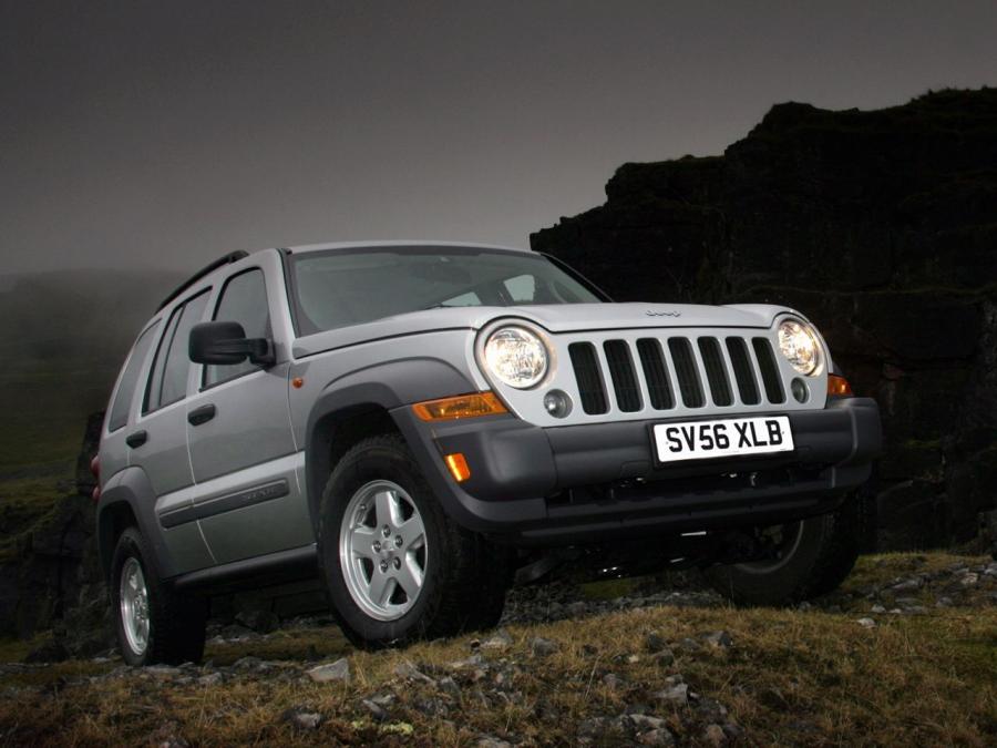  Jeep Cherokee 2005 года  (UK) (фото 4 из 13)